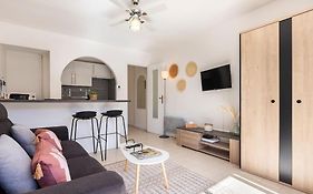 Lumineux, Ensoleillee, Proche Plage ,Coeur De Centre Ville, Chaleureux,